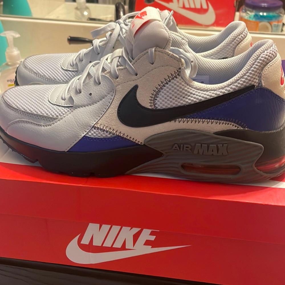 Nike shoes air max 9.5
